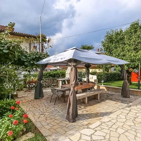 In Porec/istrien 9877 *